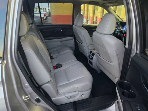 Used 2020 Honda Pilot Touring image 40