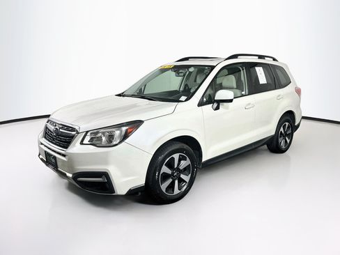 Used 2017 Subaru Forester 2.5i Premium AWD/4WD image 3