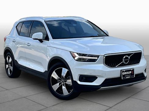 Used 2021 Volvo XC40 T5 Momentum w/ Protection Package Premier AWD/4WD image 2