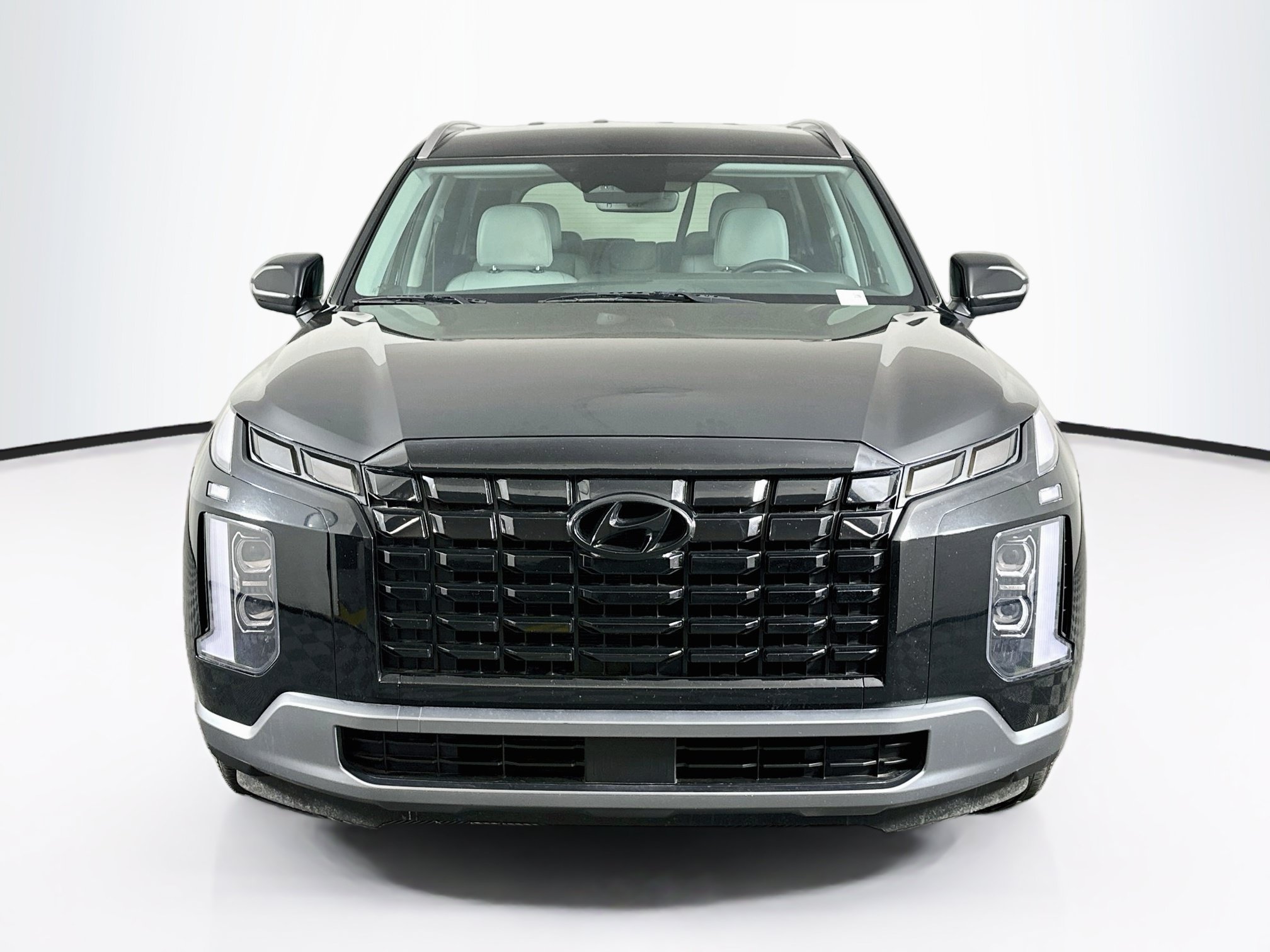 Used 2025 Hyundai Palisade SEL FWD image 2