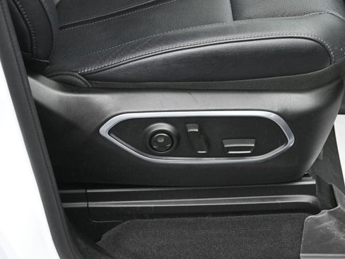 Used 2024 Jeep Wagoneer Series II image 9