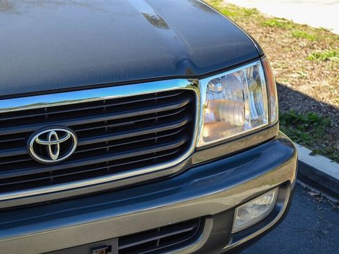 Used 1999 Toyota Land Cruiser image 9