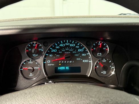 Used 2024 GMC Savana 2500 w/ Driver Convenience Package image 88