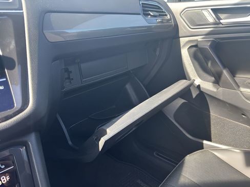 Used 2022 Volkswagen Tiguan SE R-Line image 22