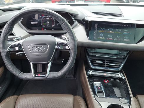 Used 2022 Audi RS e-tron GT w/ Carbon Performance Package AWD/4WD image 9