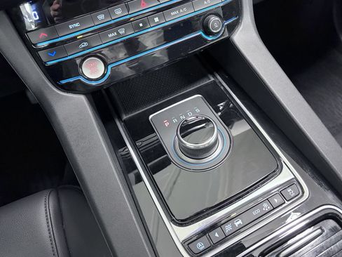 Used 2020 Jaguar F-PACE Premium AWD/4WD image 21