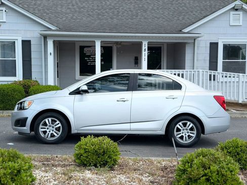 Used 2013 Chevrolet Sonic LT FWD image 3