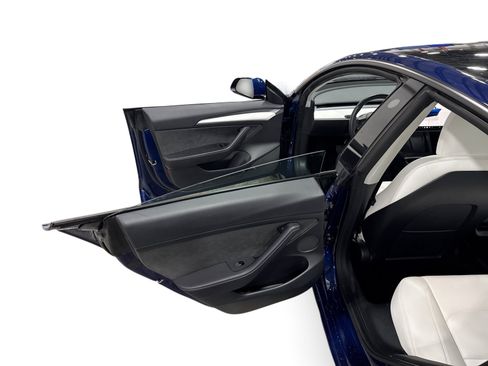 Certified 2023 Tesla Model 3 Standard Range RWD image 10