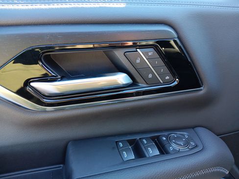 New 2026 GMC Yukon XL Denali w/ Sun & Power Step Package image 9