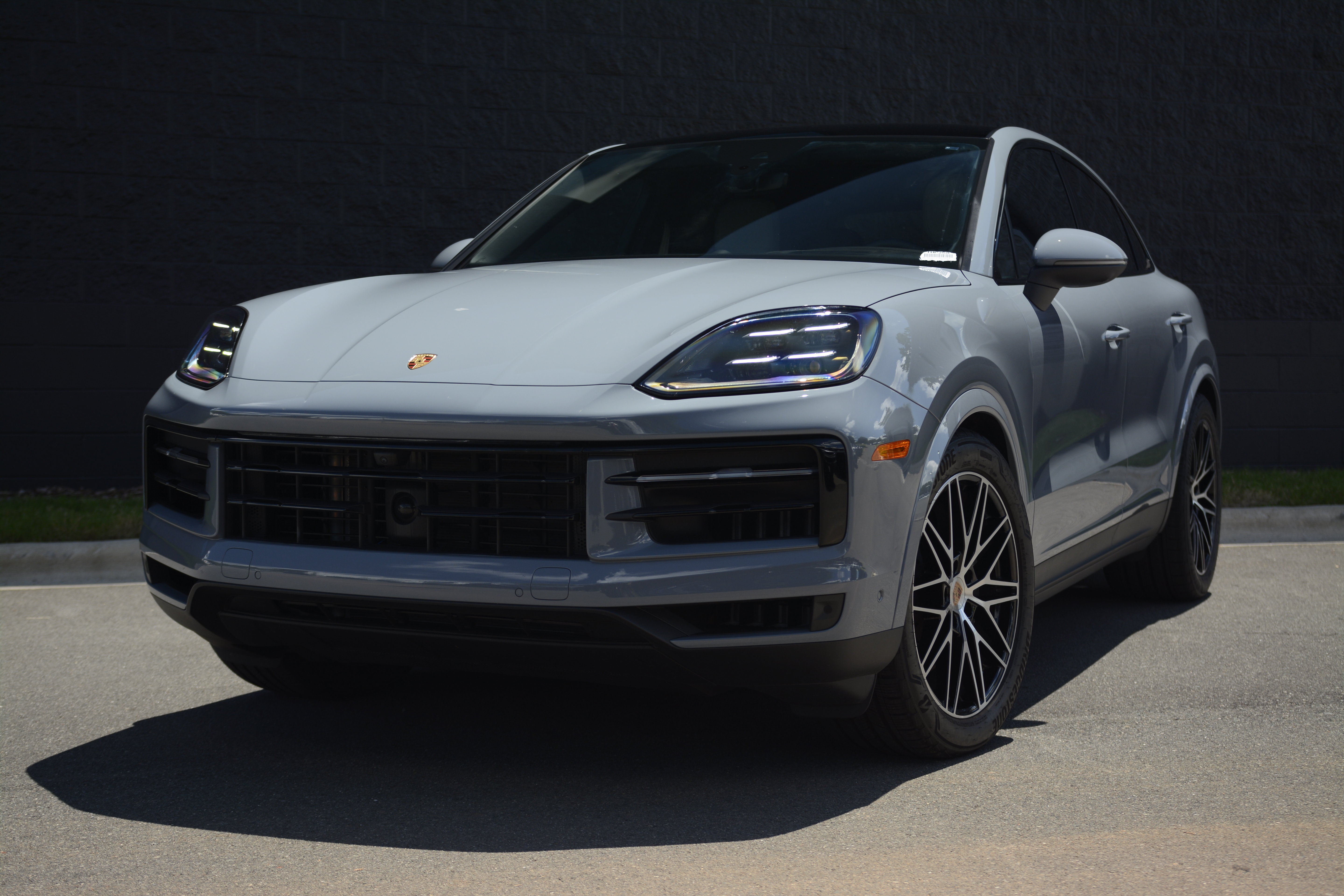 Certified 2026 Porsche Cayenne Coupe AWD/4WD image 1