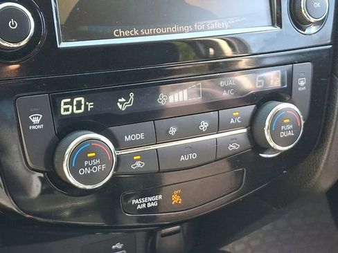 Used 2019 Nissan Rogue SV AWD/4WD image 14