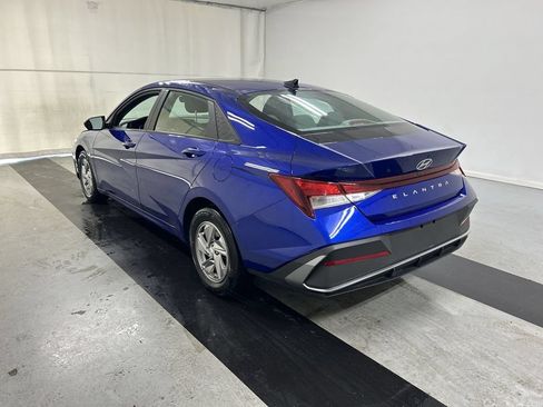Used 2025 Hyundai Elantra SE FWD image 7