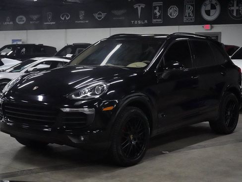 Used 2017 Porsche Cayenne Platinum Edition AWD/4WD image 1