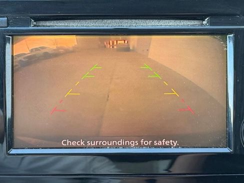 Used 2018 Nissan Rogue SV image 7