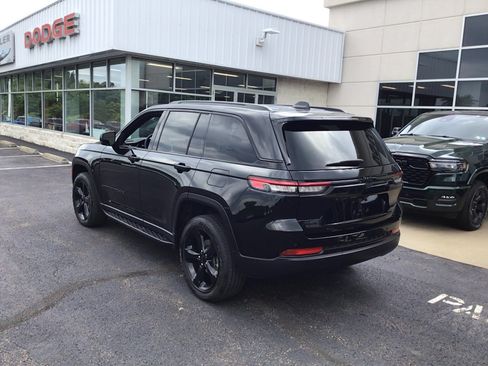 Certified 2025 Jeep Grand Cherokee Altitude AWD/4WD image 6