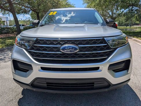Used 2022 Ford Explorer XLT RWD image 2