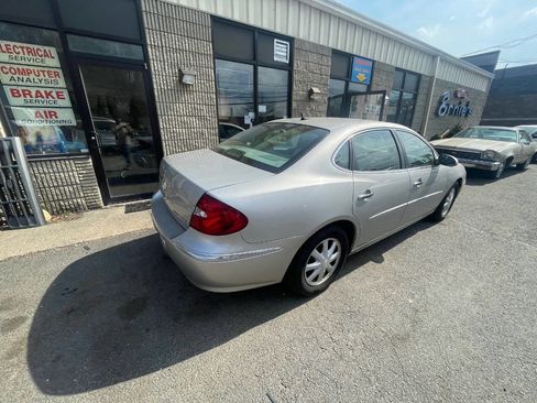 Used 2006 Buick LaCrosse CXL w/ Chrome Appearance Package image 5