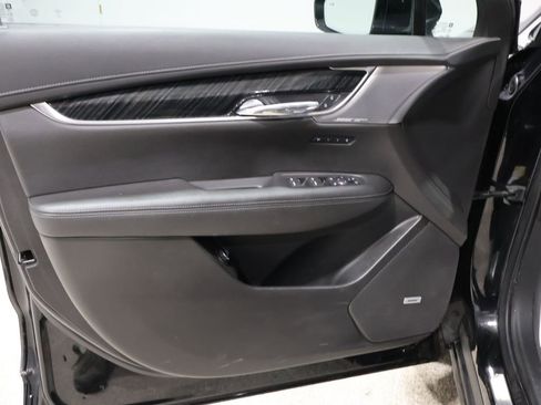 Used 2021 Cadillac XT6 Premium Luxury image 14