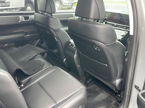 Used 2025 Hyundai Santa Fe SEL AWD/4WD image 27