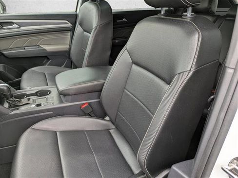 Used 2021 Volkswagen Atlas Cross Sport SE w/ Panoramic Sunroof Package image 23