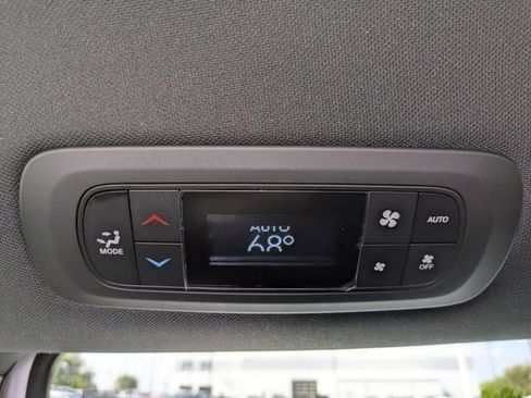 New 2026 Chrysler Pacifica Select w/ S Appearance Package FWD image 29