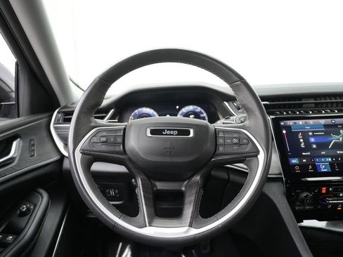 Used 2023 Jeep Grand Cherokee L Limited w/ Luxury Tech Group II image 42