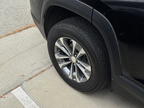 Used 2025 Chevrolet Equinox LT FWD image 31