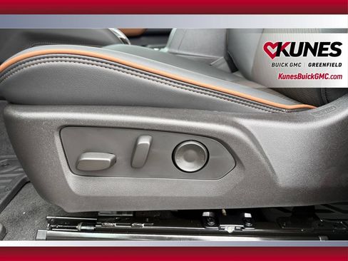 New 2026 GMC Canyon AT4 w/ Technology Plus Package AWD/4WD image 20