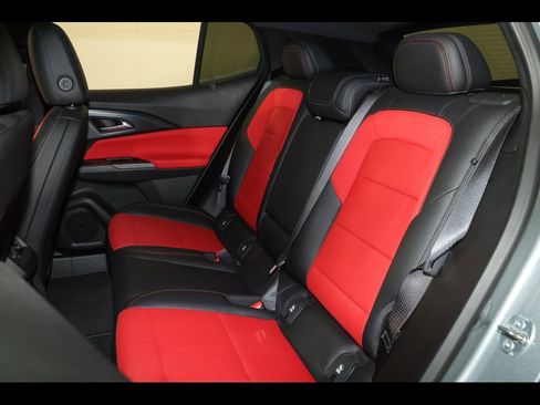 Used 2025 Chevrolet Equinox EV RS image 30