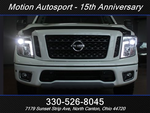 Used 2019 Nissan Titan SV image 43