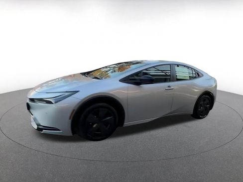 Used 2025 Toyota Prius LE image 8