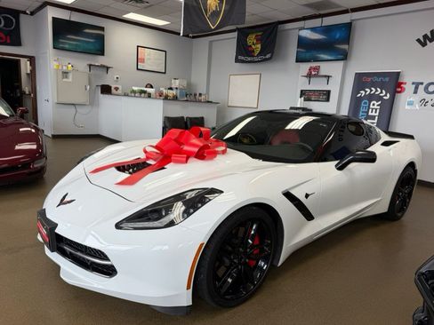 Used 2016 Chevrolet Corvette Stingray Coupe RWD image 5