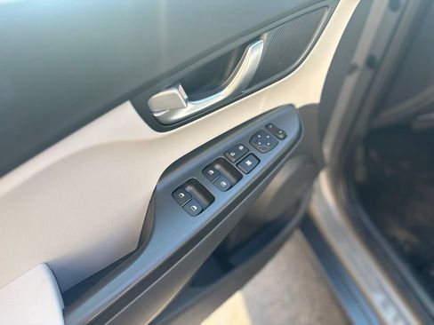 Used 2023 Hyundai Kona SE FWD image 23