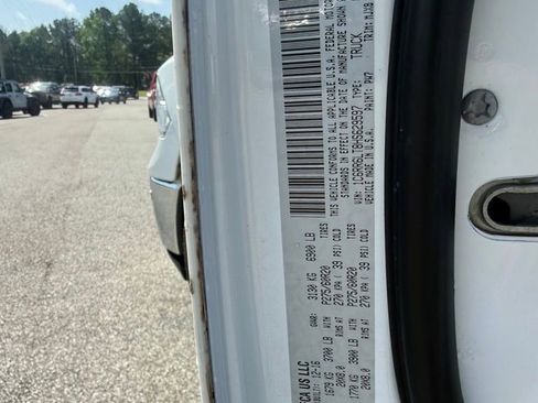 Used 2017 RAM 1500 Big Horn RWD image 23