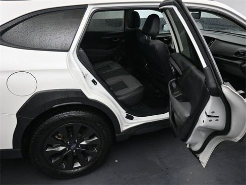 Used 2025 Subaru Outback Onyx Edition XT image 17