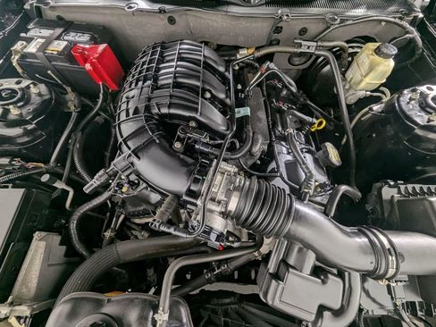 Used 2014 Ford Mustang Coupe RWD image 10
