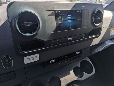 Used 2023 Mercedes-Benz Sprinter 3500 image 6