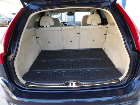 Used 2015 Volvo XC60 T6 w/ Proximity Package AWD/4WD image 27
