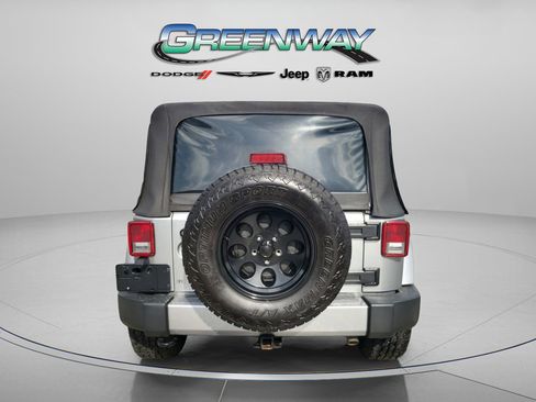 Used 2017 Jeep Wrangler Sahara w/ Connectivity Group image 3