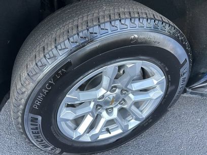 Used 2025 Chevrolet Suburban LT
