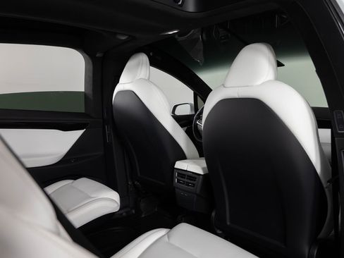 Used 2020 Tesla Model X Long Range image 25