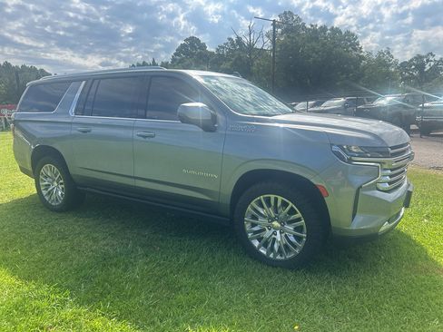 Used 2023 Chevrolet Suburban High Country AWD/4WD image 8