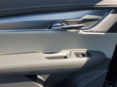 Used 2021 Cadillac XT5 Premium Luxury image 16