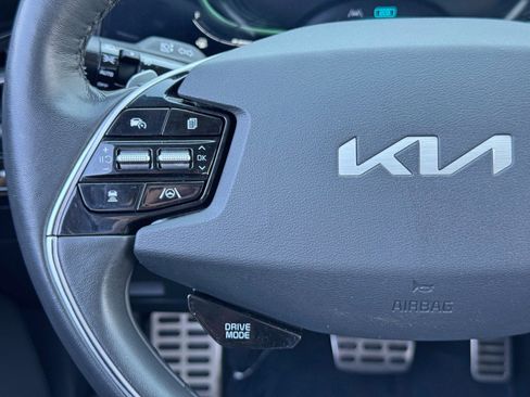 Used 2023 Kia Niro SX Touring image 20