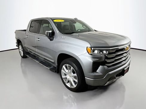 Used 2025 Chevrolet Silverado 1500 High Country w/ High Country Premium Package AWD/4WD image 1