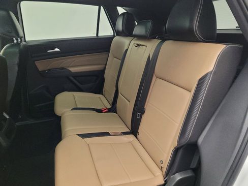 Used 2021 Volkswagen Atlas Cross Sport SE w/ Panoramic Sunroof Package FWD image 18