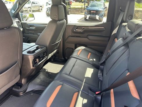 Used 2024 GMC Sierra 1500 AT4 w/ Technology Package AWD/4WD image 15