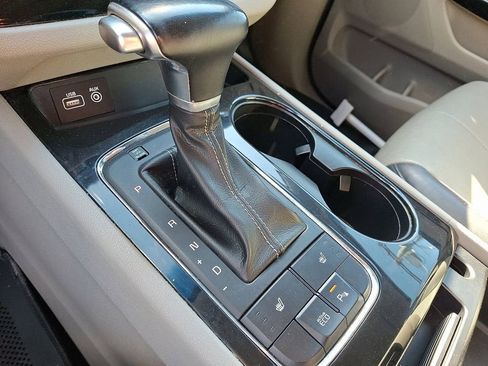 Used 2018 Kia Sedona EX FWD image 15