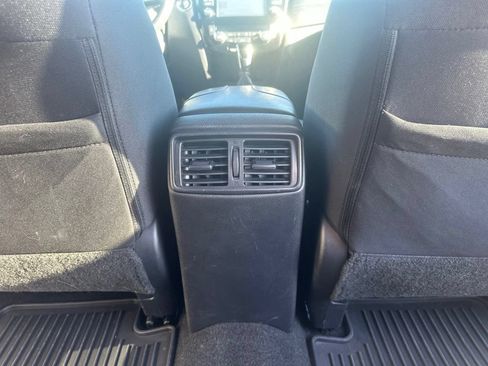 Used 2017 Nissan Rogue SV AWD/4WD image 29