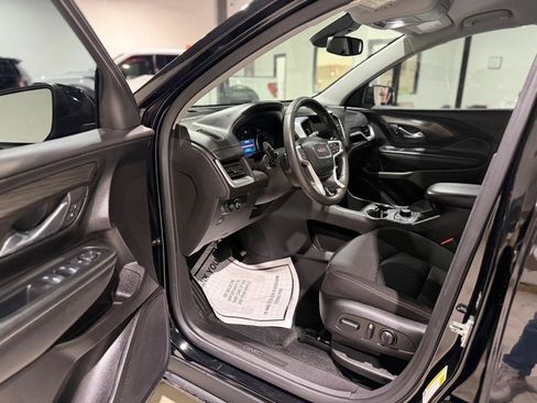 Used 2024 GMC Terrain SLE w/ Driver Convenience Package FWD image 15